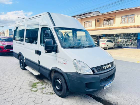 IVECO DAILY 2.3  HPI DIESEL 30S13 CHASSI MANUAL